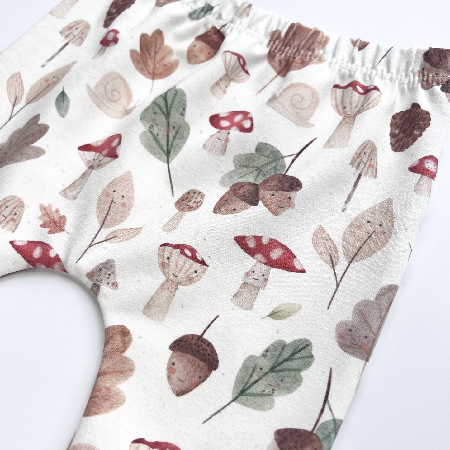 (WHITE) MAGICAL FOREST LEGGINGS