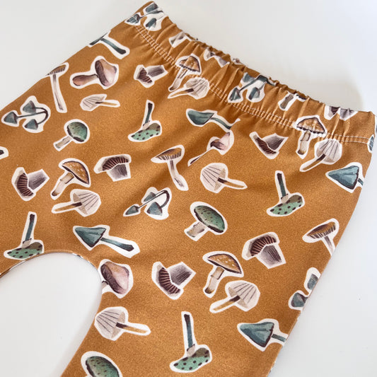 MUSHROOMS LEGGINGS (READY TO POST)